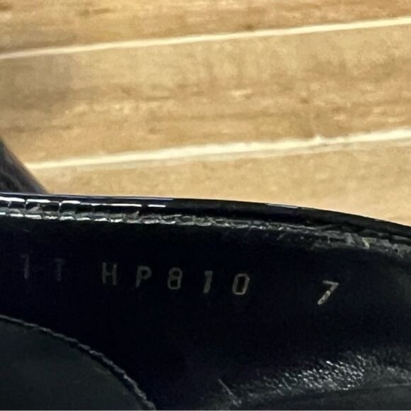 Salvatore Ferragamo Black Patent Leather D’Orsay Peep Toe Heels Pumps Sz 7 - Picture 9 of 11